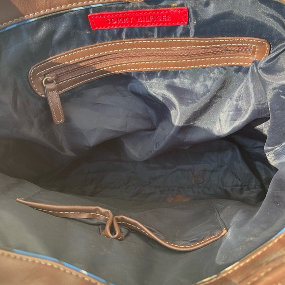 Tommy Hilfiger Burgundy Fabric Tote 👜 Handbag in very good condition 🤩 - Picture 7 of 7